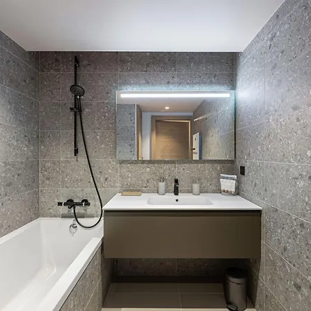 Appartement à Rochebrune Avec Jardin Pour 6 Personnes – Accès Piscine, Salle De Sport, Sauna - Fr-1-569-24 Megève