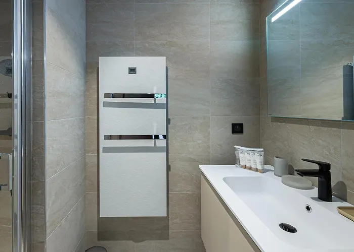 Appartement A Rochebrune Avec Jardin Pour 6 Personnes - Acces Piscine, Salle De Sport, Sauna - Fr-1-569-24 Megève